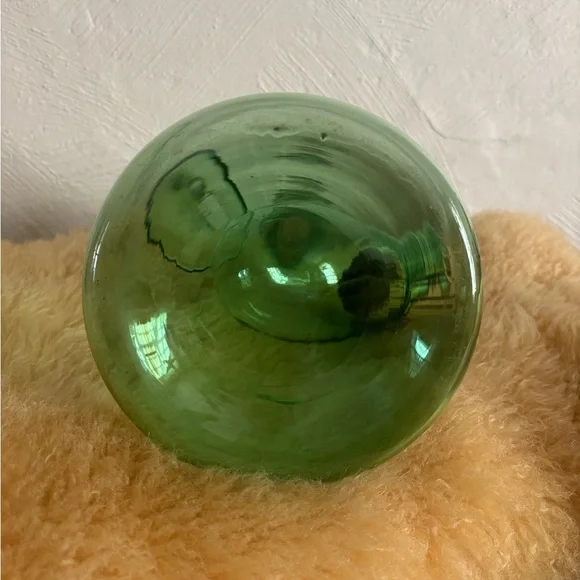 Vintage Hand-blown Green Glass Italian Wine Decanter - Picture 4 of 7